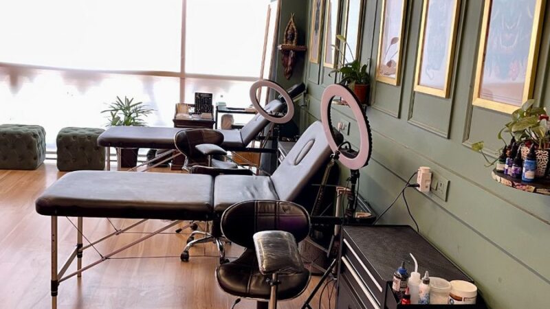 Tattoo workstations inside the Noida studio