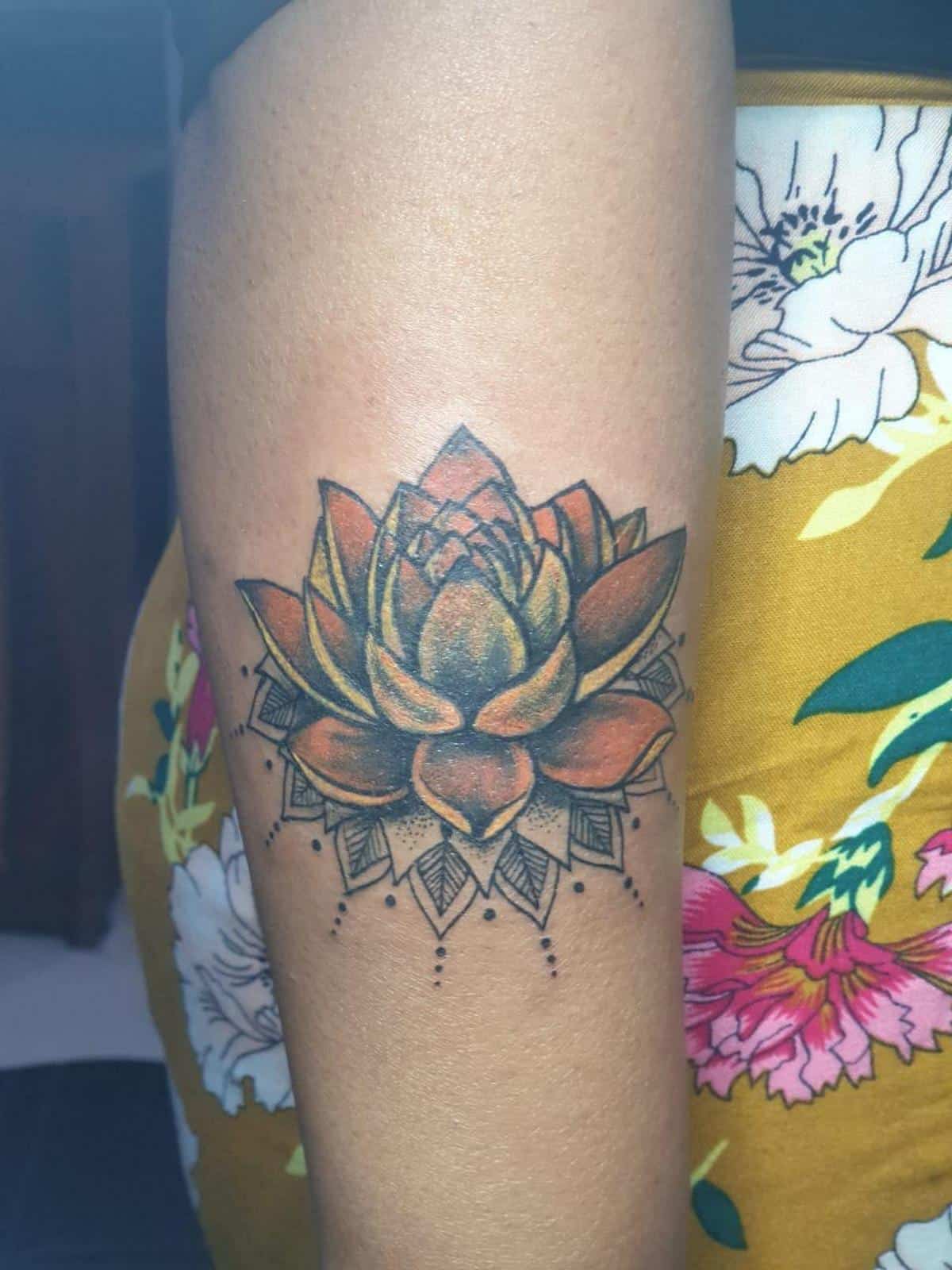 beautiful lotus flower mandala. suitable for henna, tattoos, photos,  coloring books. islam, hindu,Buddha, india, pakistan, chinese, arab  24398273 Vector Art at Vecteezy