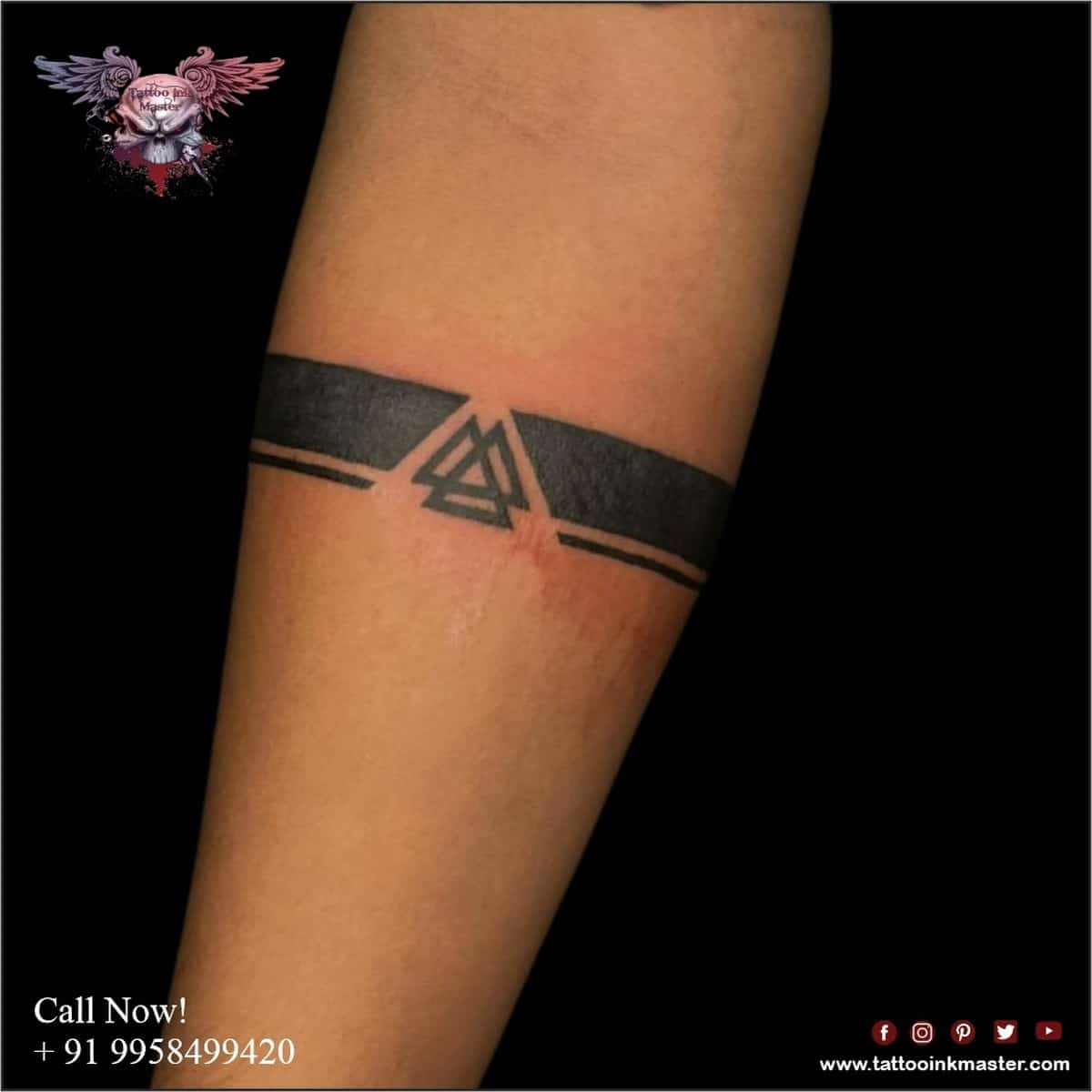 Temporary Tattoowala Tringle Strip Hand Band Temporary Tattoo on Hand –  Temporarytattoowala