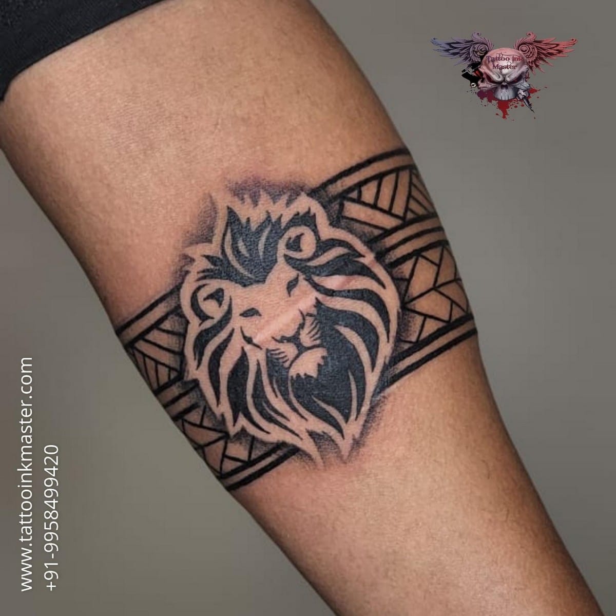 Shoulder Geometric Lion tattoo at theYou.com-cheohanoi.vn